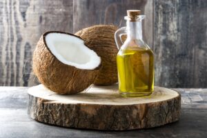 Read more about the article Is Coconut Oil Comedogenic and Safe for Skin?