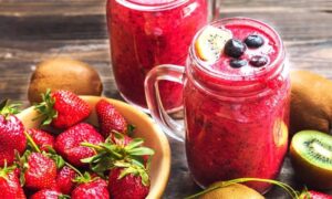 Read more about the article Strawberry Smoothie for Glowing Skin & Boost Your Immunity